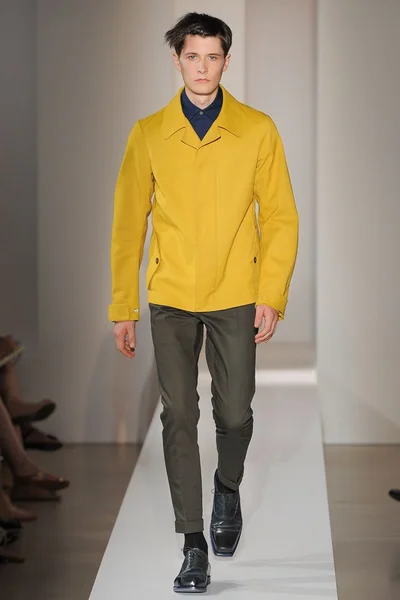Look 11